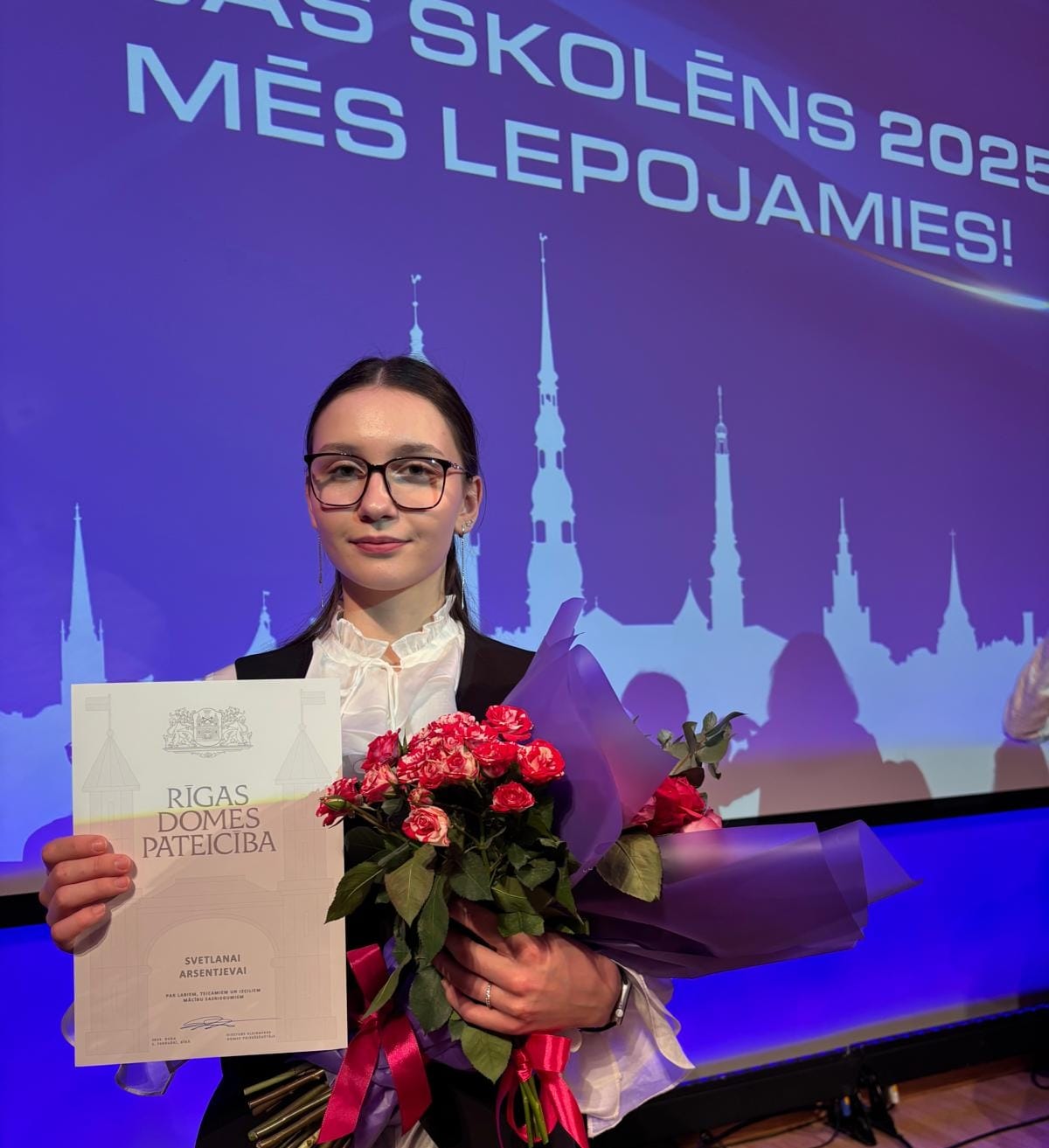 S.Arsentjeva - balva par labiem, teicamiem un izciliem sasniegumiem mācībās